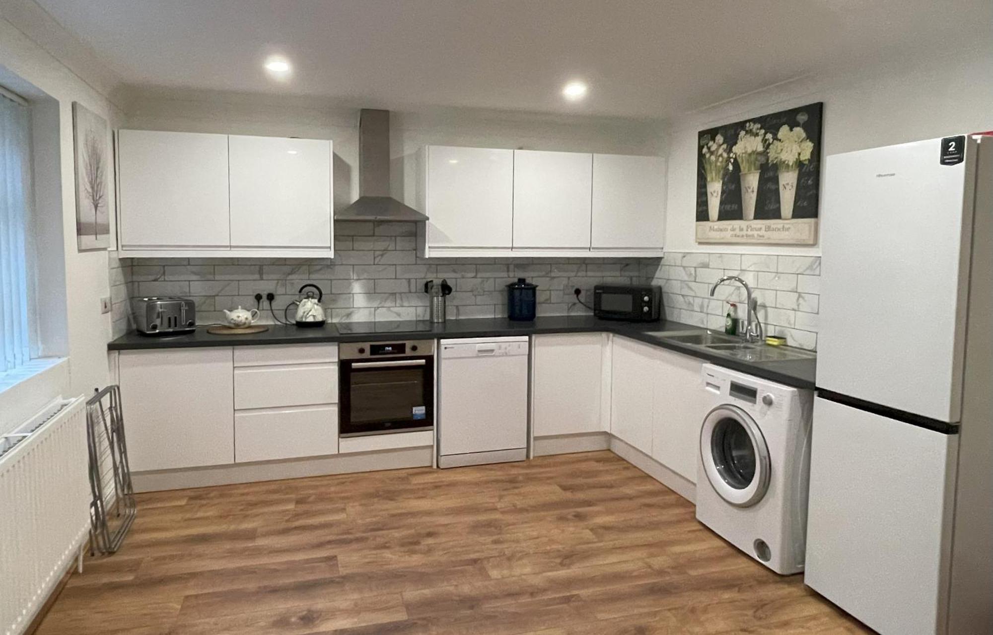 1 Fitzhamon Embankment Apartments Opposite Principality Stadium - Long Stay Offer Cardiff Eksteriør bilde